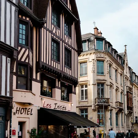 Les Inities