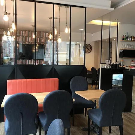 Les Initiés Hotel 2*