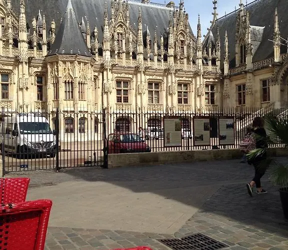 فندق Les Inities