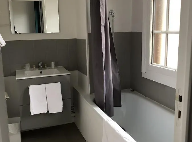 Les Inities 2* روان